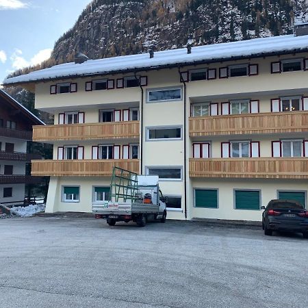 Appartamenti Col Rodella By Ama Val Di Fassa กัมปีเตลโลดีฟัสซา ภายนอก รูปภาพ